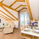 شقة Knego - Two Bedroom With Balcony And Sea View