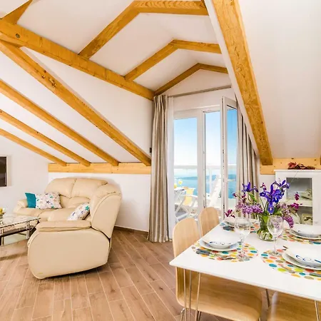Lägenhet Knego - Two Bedroom With Balcony And Sea View