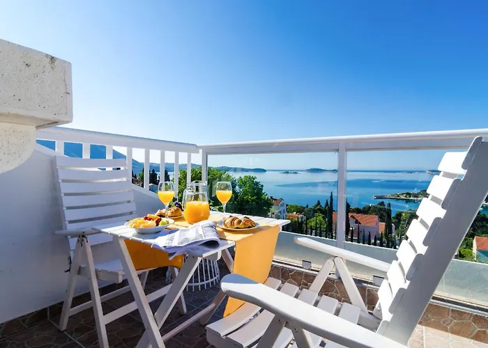 Knego - Two Bedroom With Balcony And Sea View * Mlini