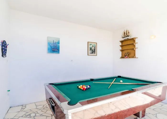 Knego - Two Bedroom With Balcony And Sea View