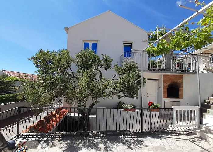 Knego - Two Bedroom With Balcony And Sea View