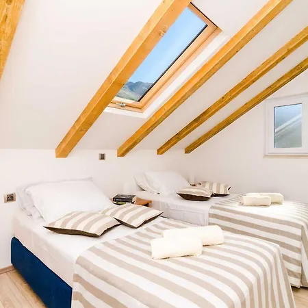 아파트 Knego - Two Bedroom With Balcony And Sea View 믈리니