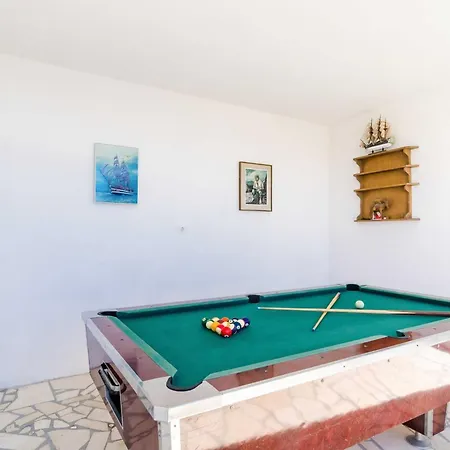 Knego - Two Bedroom With Balcony And Sea View