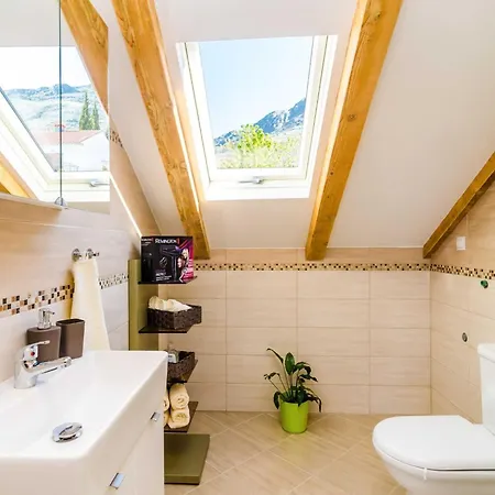 Knego - Two Bedroom With Balcony And Sea View *