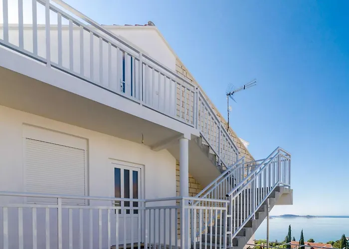 Knego - Two Bedroom With Balcony And Sea View Appartement *