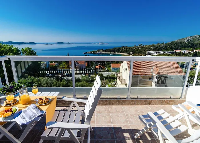 Knego - Two Bedroom With Balcony And Sea View Appartement